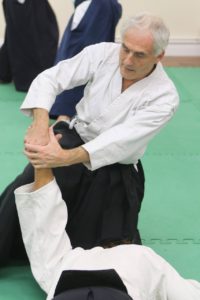 Sensei Harris puts on sankyo immobilisation - aikido styles